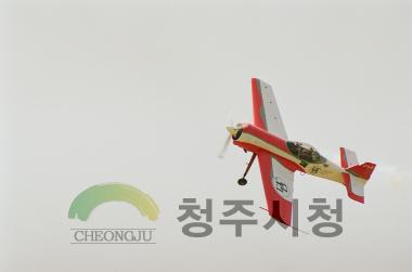 모형비행기 묘기 시상식 인터뷰