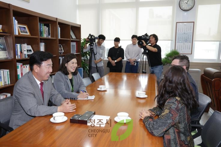 해외 입양인 가족상봉 기념청주방문 환영식